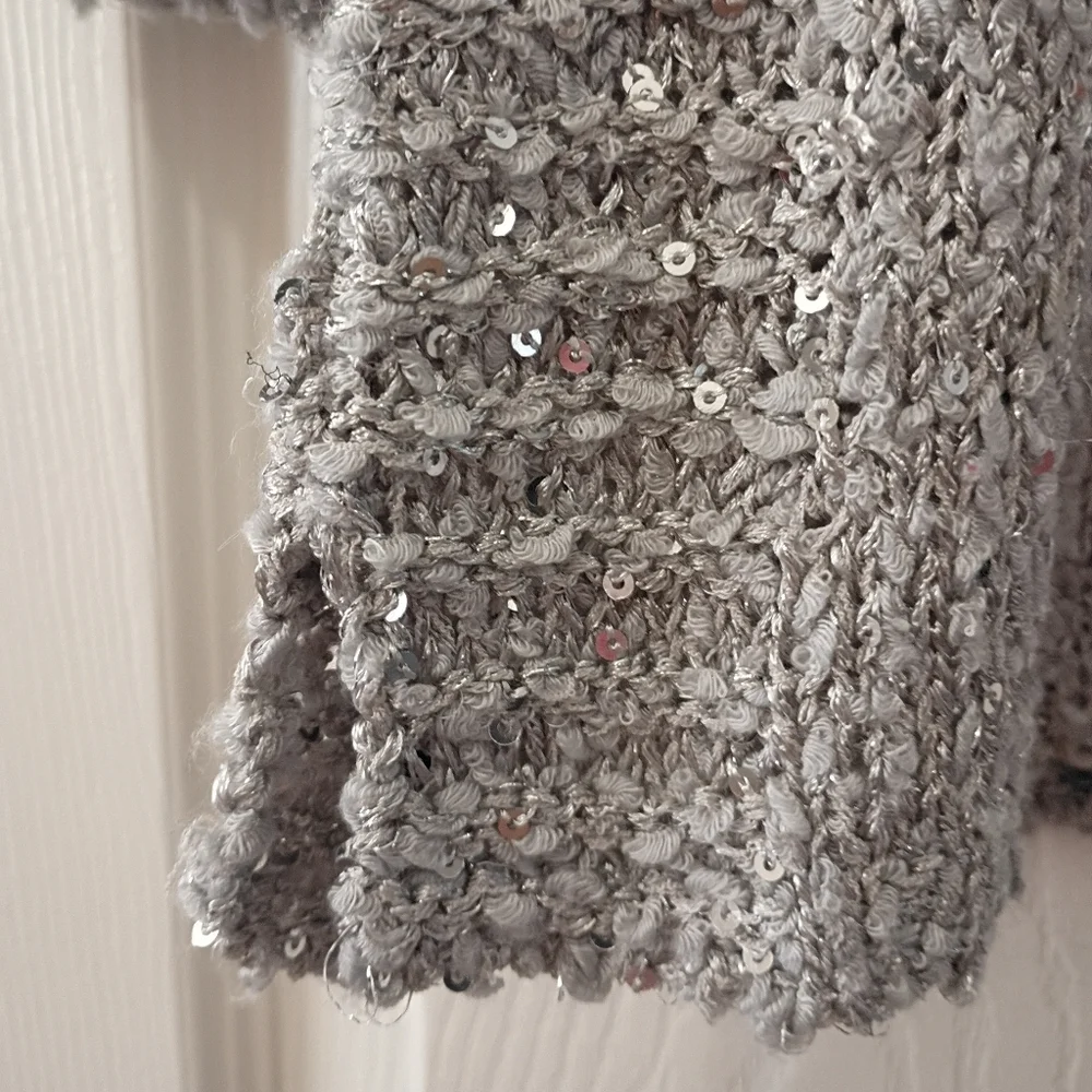 Chico's Tunic length Drop shoulder Gray Sweater with Sequins Size L - Picture 6 of 10